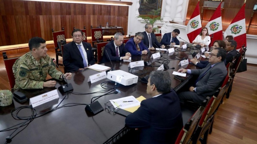 Crisis política en Perú: la presidenta peruana destituyó al primer ministro