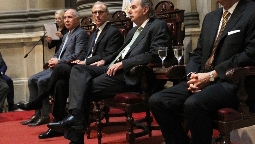 La Corte rechazó dos planteos contra el DNU 70/23 del gobierno de Milei