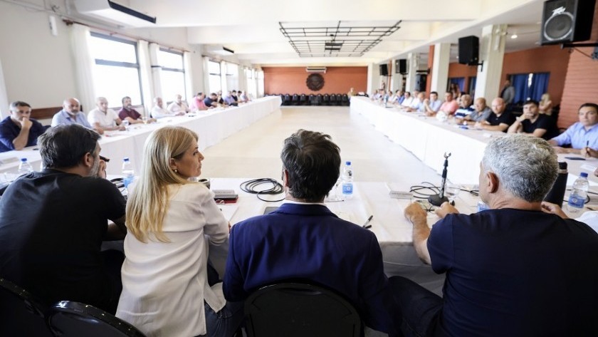 V. Gesell: 36 intendentes le pidieron a Kicillof desdoblar las elecciones en la Provincia