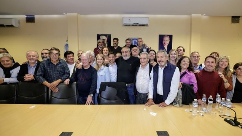 Kicillof, con la CGT: “El punto de partida para frenar a Milei es el movimiento obrero”