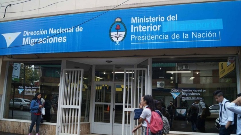 El Gobierno modificó la ley Migratoria y las universidades podrán cobrarle a los extranjeros