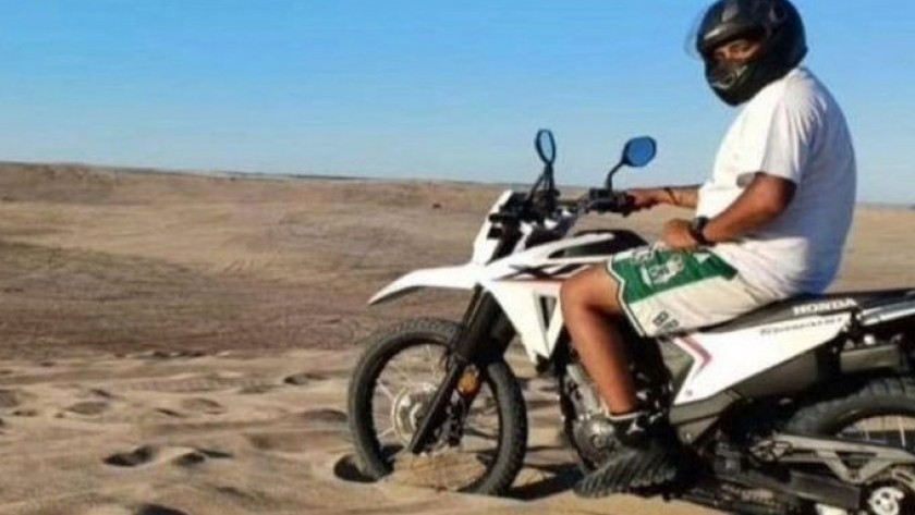 Un joven de 28 años murió en Villa Gesell tras caer con su moto por un médano