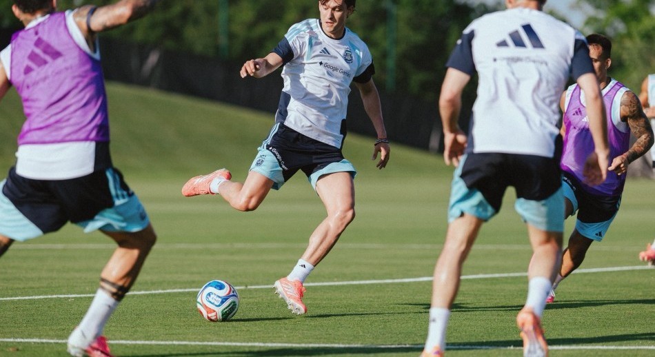 Balerdi sufrió un desgarro y quedó afuera del Mundial con la Selección argentina