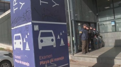Detuvieron a diez personas que integraban una red de licencias de conducir falsas