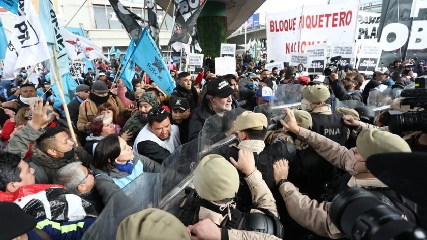 Más de 25 organizaciones sociales marchan al Ministerio de Desarrollo Social 