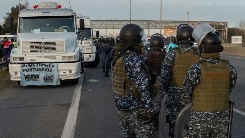 Ante la faltante de gasoil, transportistas realizan un paro a nivel nacional