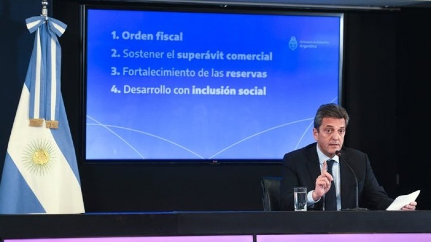 Asumió Massa: Anunció recortes en subsidios, menos emisión y ajuste fiscal