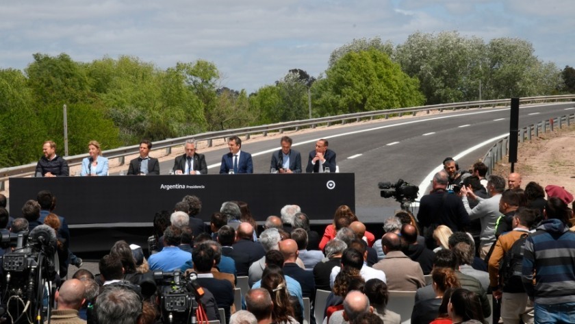 Alberto Fernández anunció un bono para los sectores más postergados